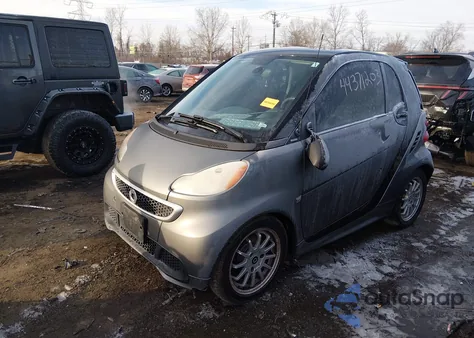 2013 Smart Fortwo Passion z USA, uszkodzony, nr VIN WMEEJ3BA2DK637588